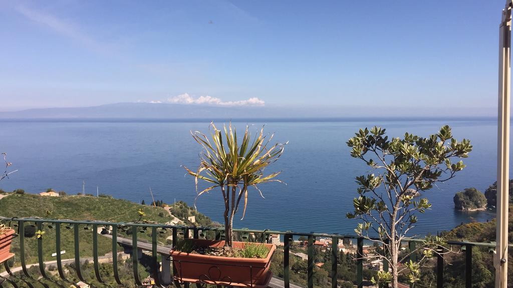 B&B La Terrazza Sul Mare Taormina Buitenkant foto