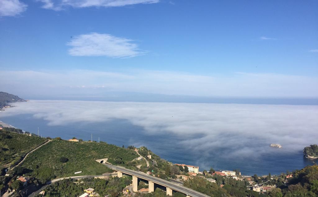 B&B La Terrazza Sul Mare Taormina Buitenkant foto
