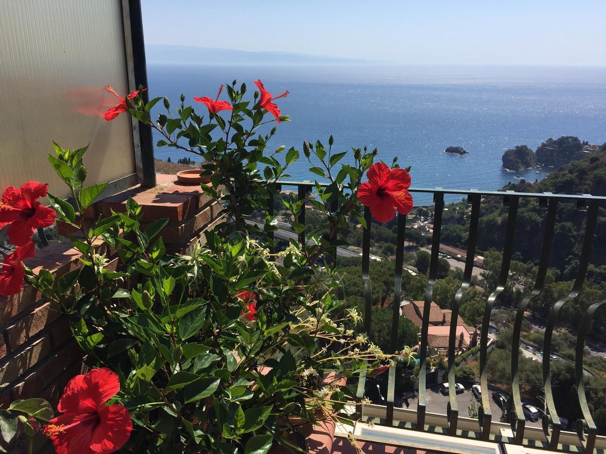B&B La Terrazza Sul Mare Taormina Buitenkant foto